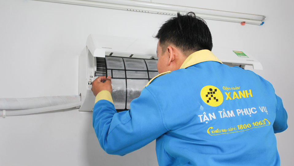 Dịch vụ vệ sinh máy lạnh Điện Máy Xanh