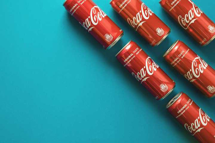 Thông tắc cống bằng nước Coca Cola