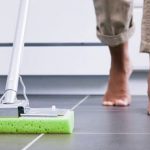 4 tác hại của thành phần độc hại trong nước lau sàn nhà