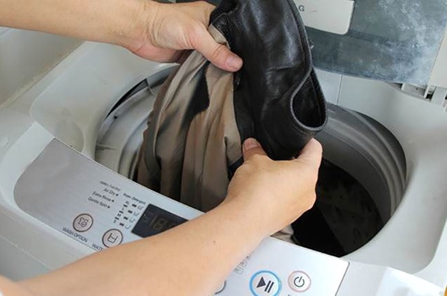 Cách giặt áo da bằng máy giặt